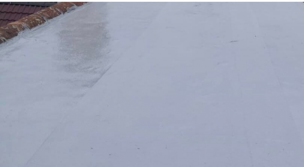 How to repair leaking fibreglass flat roof
